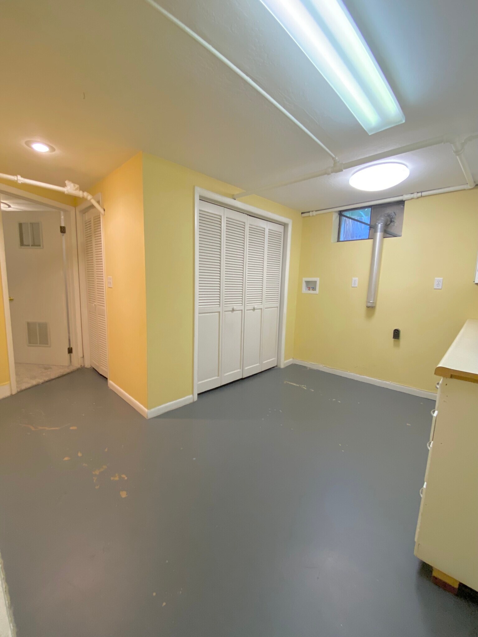 Laundry room - 2115 Browning Ave S