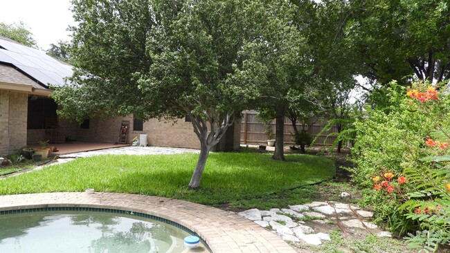 Building Photo - 2301 Anacua Cir