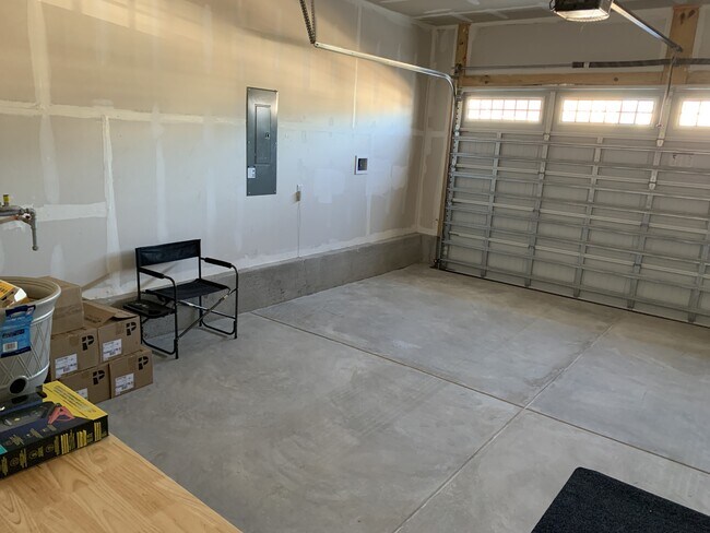 Building Photo - 2325 Hazel Wy