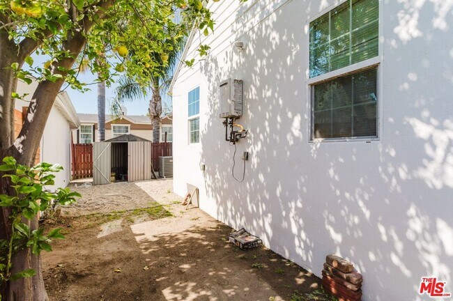 Building Photo - 6712 Cedros Ave