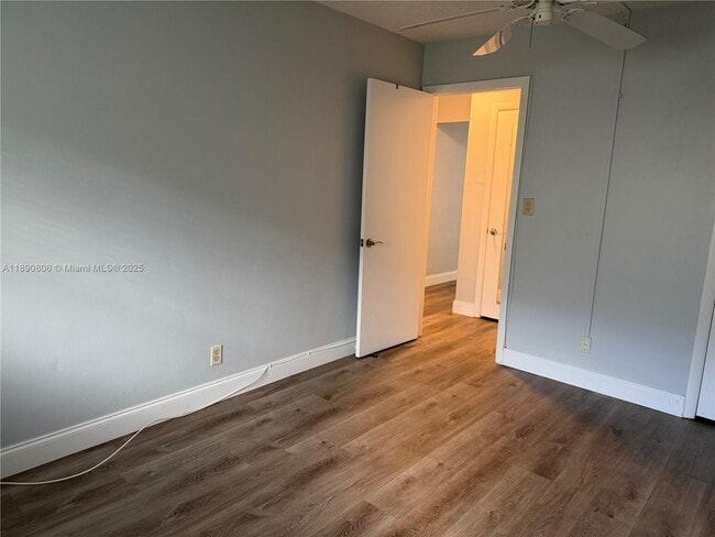 Building Photo - 2020 NE 51st Ct