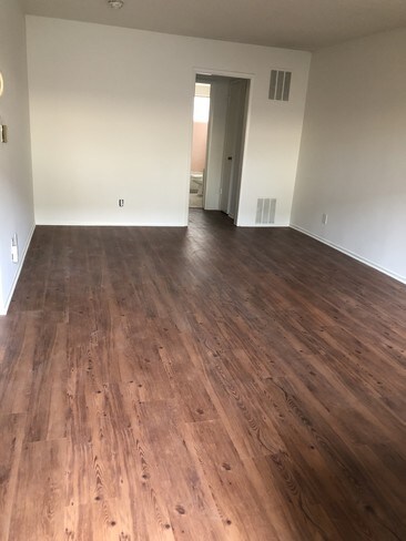 Building Photo - 12415 Archwood St