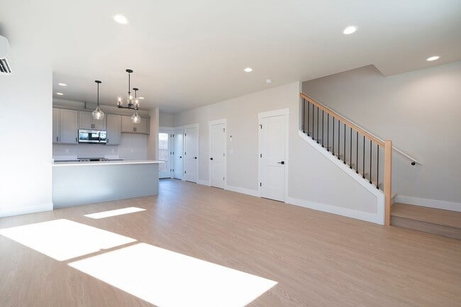 Building Photo - Beautiful 3 bed, 1.5 Bath SE Portland Rental Home!