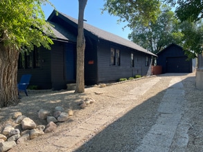 Building Photo - 627 S Melrose St