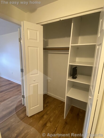 Building Photo - 240 Belmont St