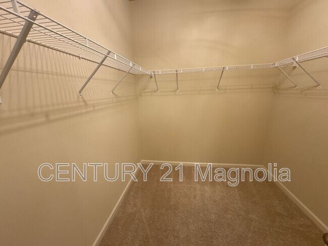 Building Photo - 3061 White Gate Lp