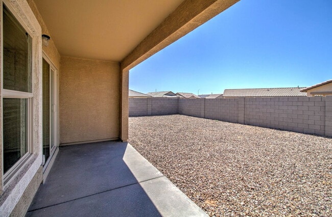 Building Photo - 2028 E Velvet Pl