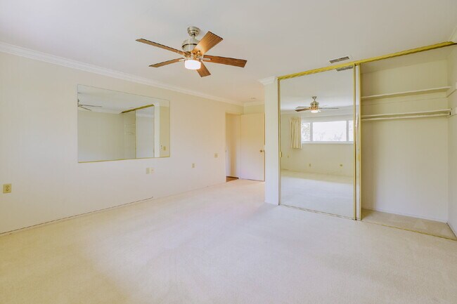 Building Photo - Spacious 3BD/3BA Condo with Enclosed Patio and Resort-style Amenities