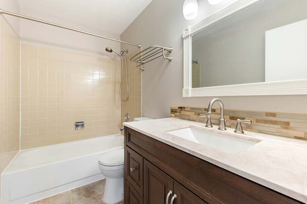 Building Photo - 420 Ascot Ln