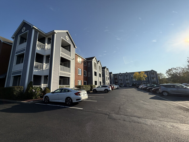 Primary Photo - 1800 Douglas Ave