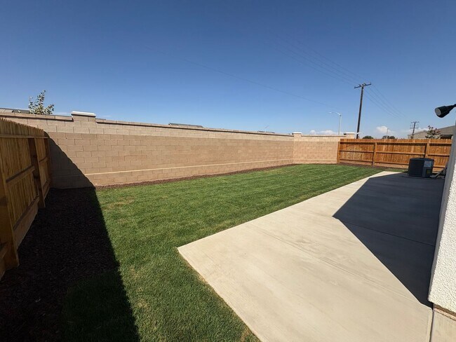 Building Photo - Newly built Lennar home Available Now!