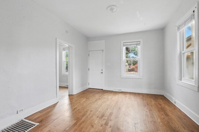 Building Photo - 207 Galapago St