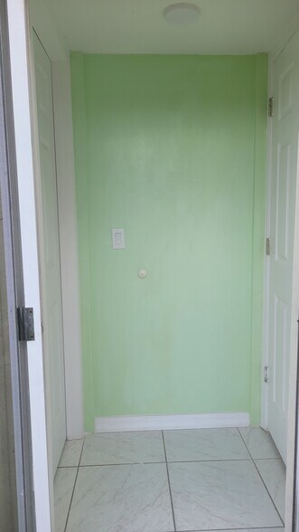 Private Entrance - 106 Woodbury Pines Cir