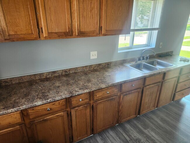 Building Photo - 29841 Oakwood St