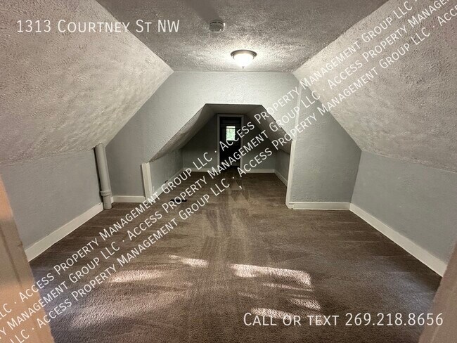 Building Photo - 1313 Courtney St NW