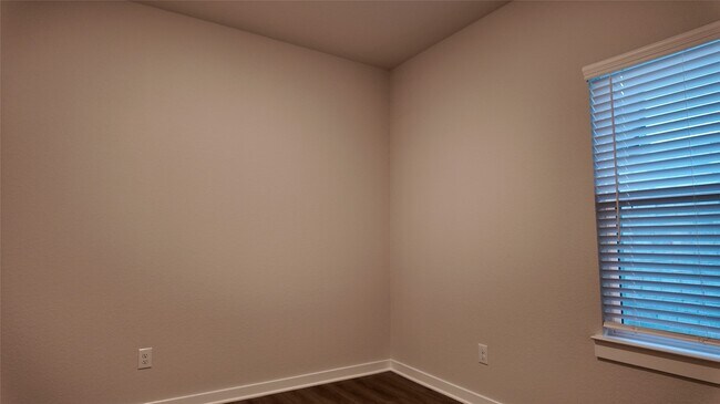 Building Photo - 8519 Blueberry Ash St