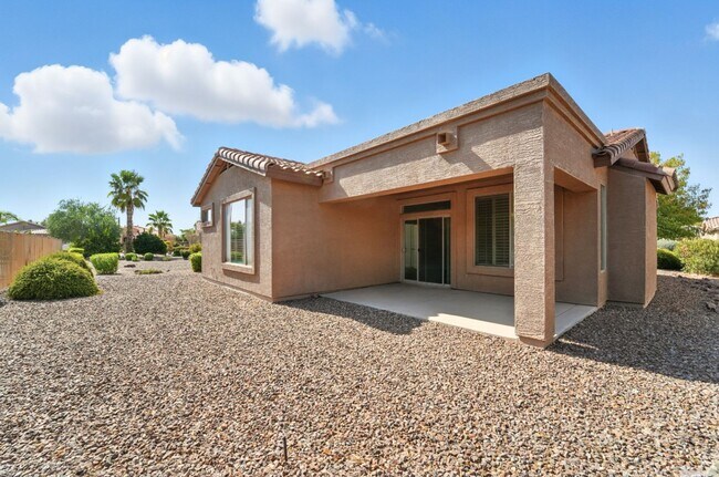 Building Photo - Fully Remodeled 2BR + Den in Trilogy at Po...