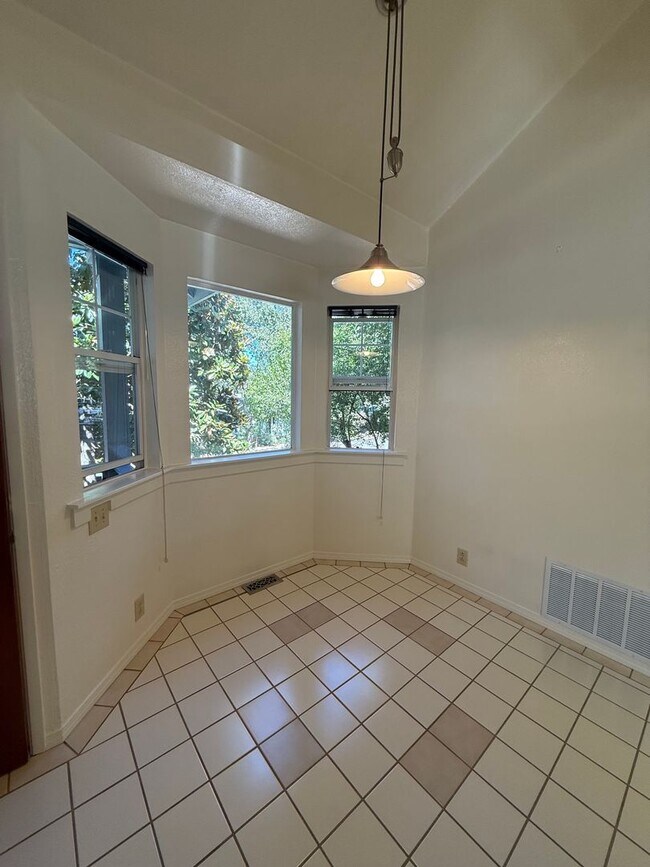 Building Photo - 8121 1/2 El Rancho Drive