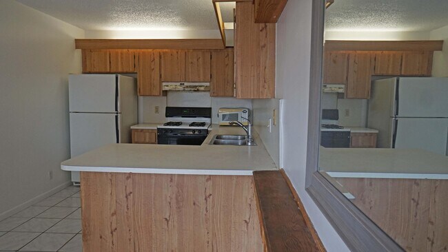 Building Photo - 1555 Fores Forest Lk