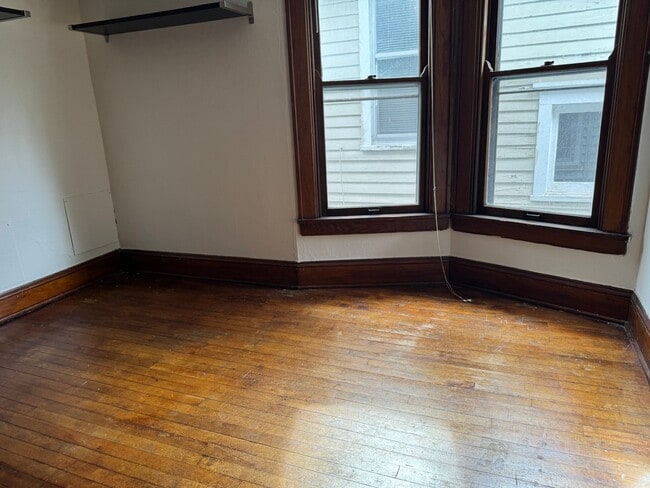 Building Photo - 213-215 N Paterson