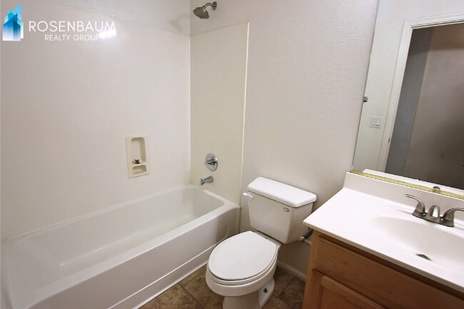 Building Photo - Charming 3-beds, 2-baths home in Wigwam Creek of Litchfield Park!
