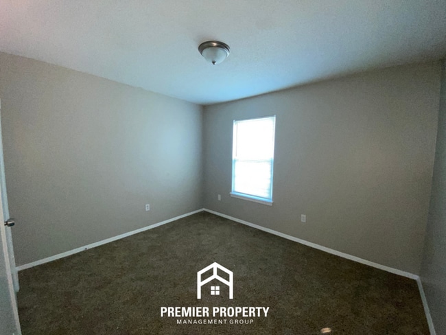 Building Photo - 6313 Leamont Dr