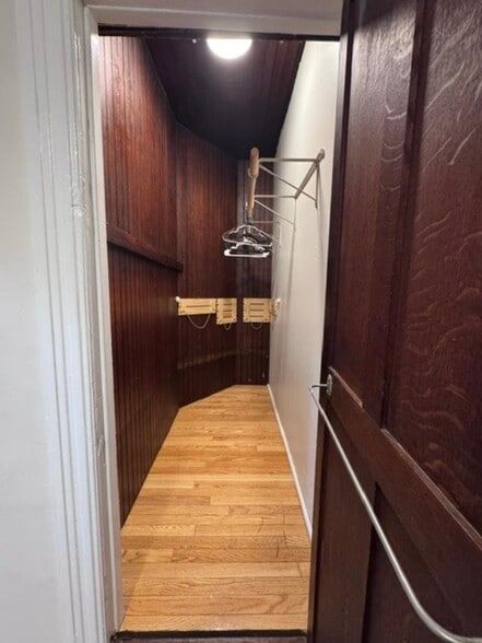 Building Photo - 548 Madison Ave