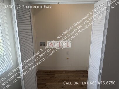 Building Photo - 1800 1/2 Shamrock Way-