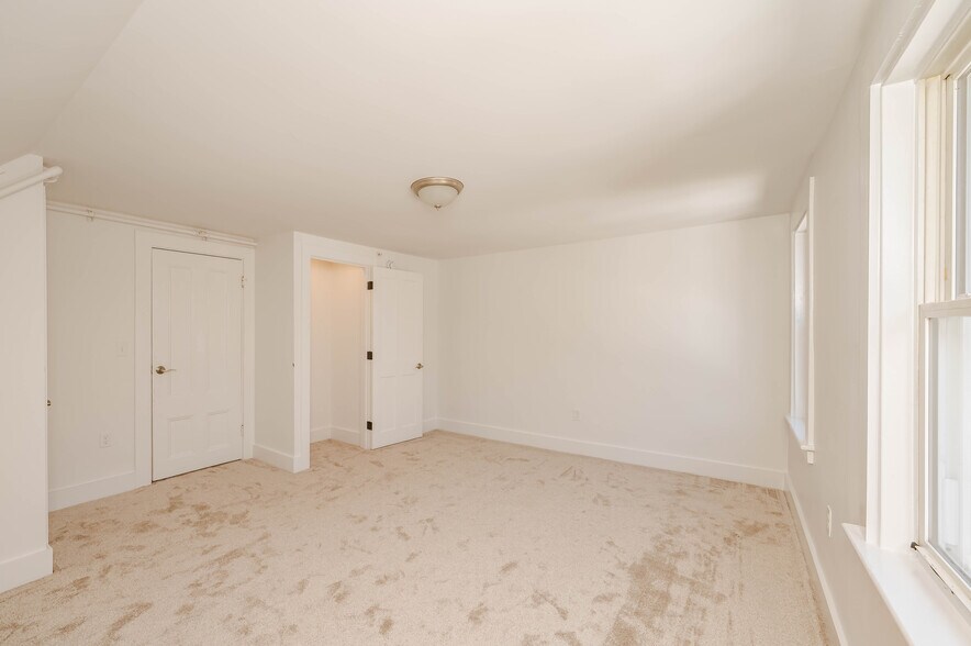 Building Photo - 361 Miller Ave