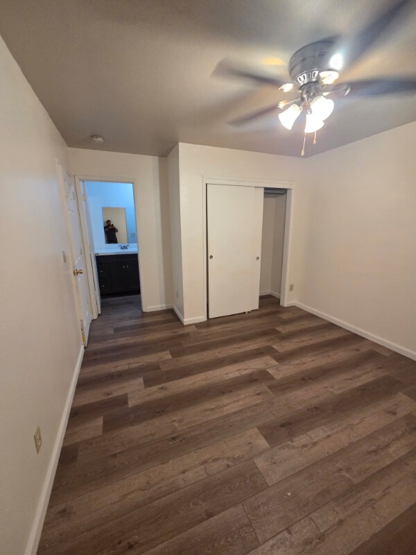 Building Photo - 512 S Dearing Ave