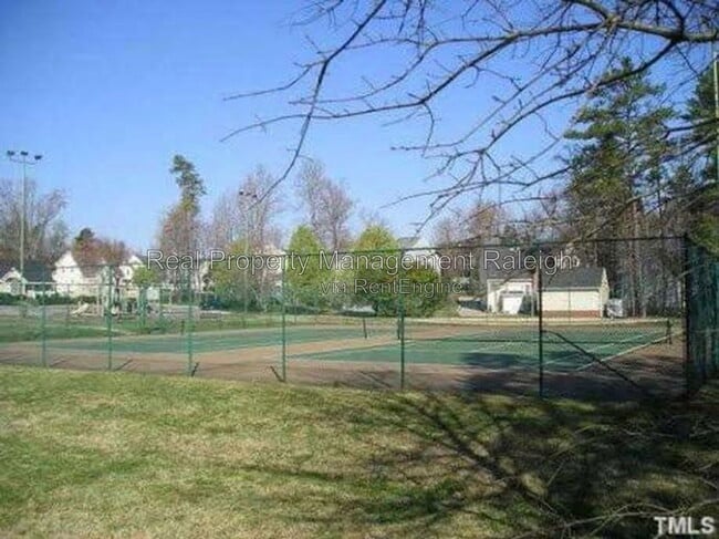 Building Photo - 2152 Castle Pines Dr