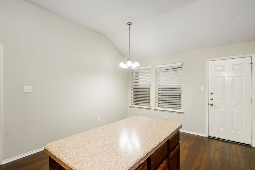 Building Photo - 12124 Rowsley Ln