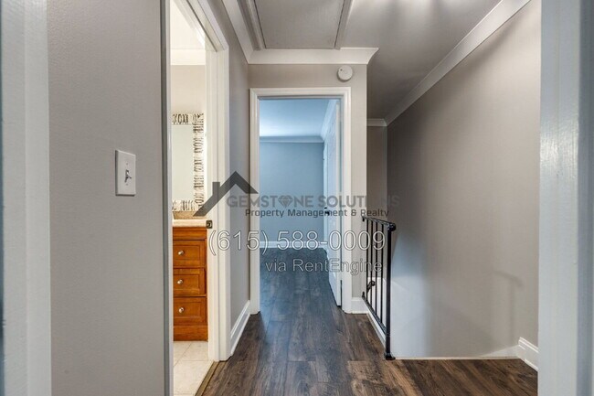 Building Photo - 717 Fox Ridge Dr
