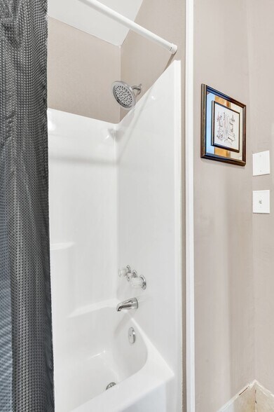 Building Photo - 2610 Couchville Pike