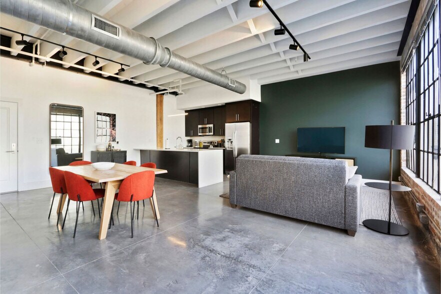 Building Photo - 822 Howard Ave