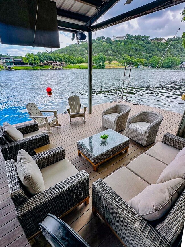 Building Photo - *** Lake Austin House * Waterfront * Lush 2 Acre Yard w/ Boat Dock * Pet Friendly * Fully Furnish...