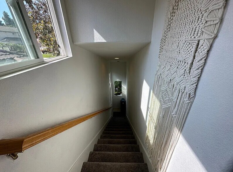 Private entrance - 5552 Foxtail Loop