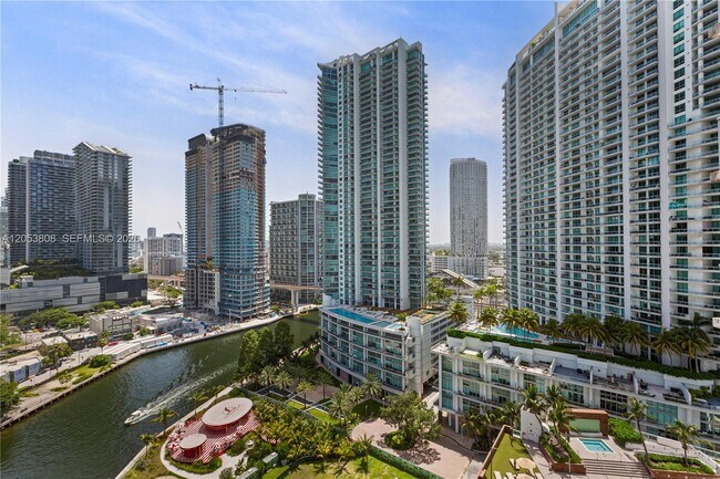 Building Photo - 350 S Miami Ave