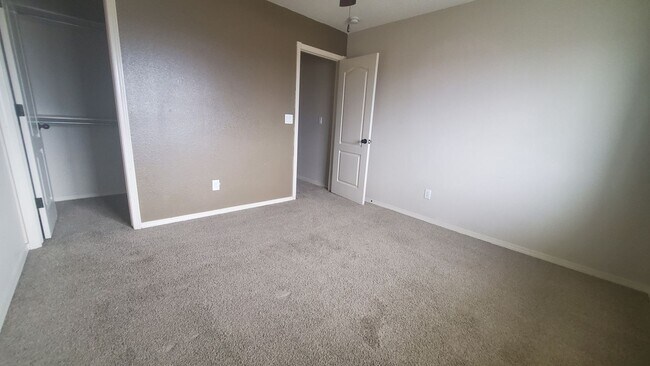 Building Photo - HOME FOR RENT ON THE EASTSIDE