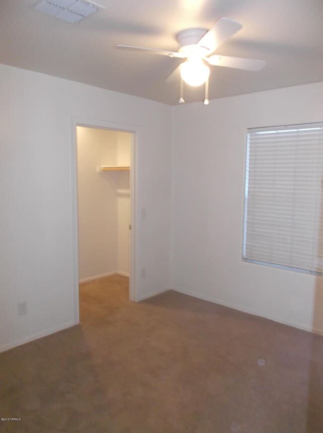 Building Photo - 6408 S Sunrise Valley Dr