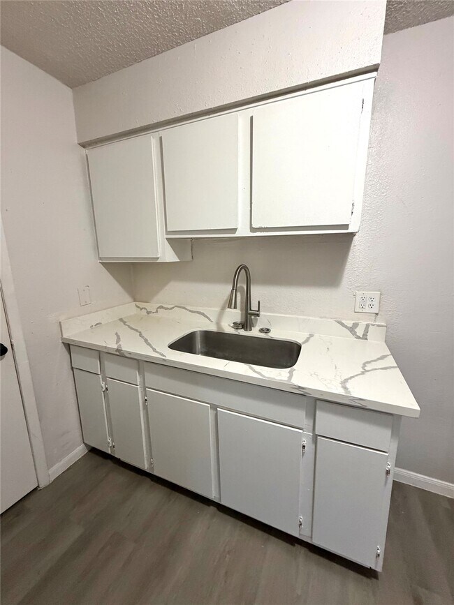 Building Photo - 1614 Vauthier St