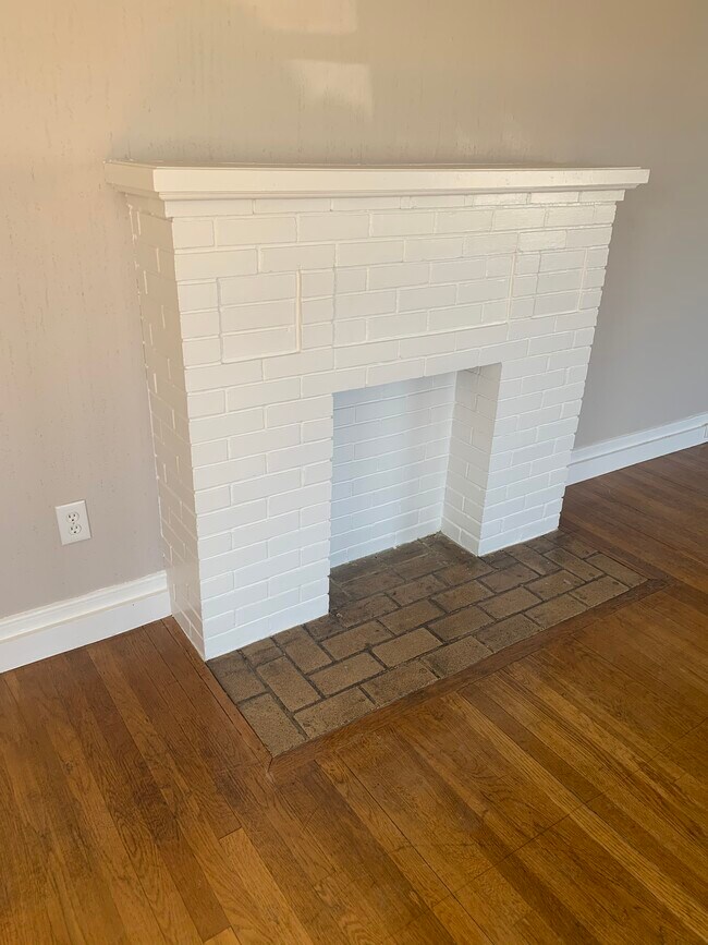 Building Photo - 802 S Fairmont St