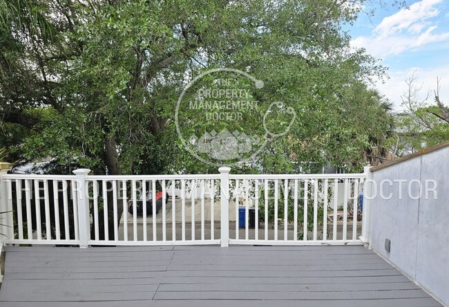 Building Photo - MOVE IN SPECIAL - 4BR/2.5BA Tampa Home | Dual Kitchen Areas, Private Bedroom & Fresh Updates