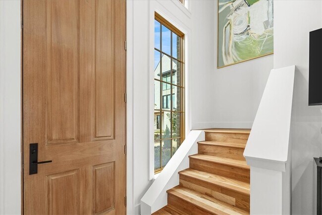 Building Photo - 4611 S 47th St