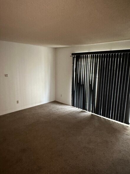 Building Photo - 3350 Santa Maria Way