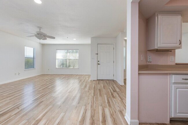 Building Photo - 206 16th St