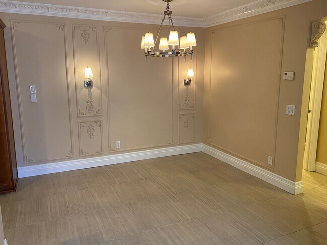 Building Photo - Villa Montevina 2 Bedroom Condo!