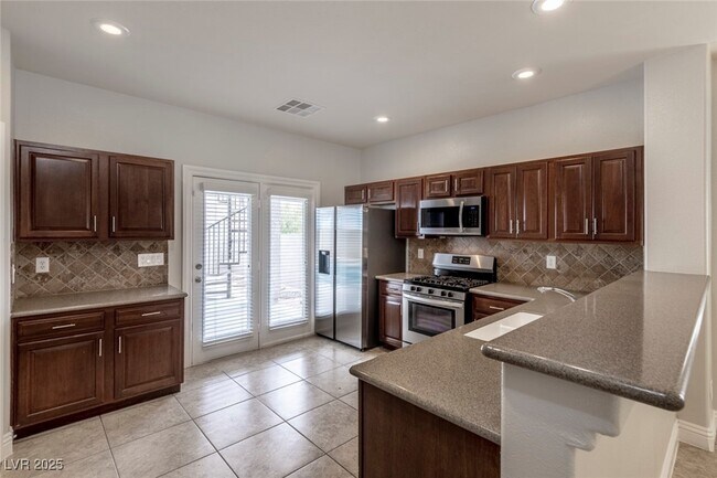Building Photo - 9460 Glendora Valley St