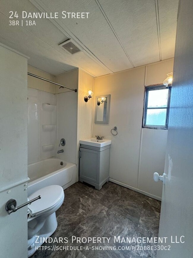 Building Photo - Remodeled 3 bedroom 1 bath mobile home in ...