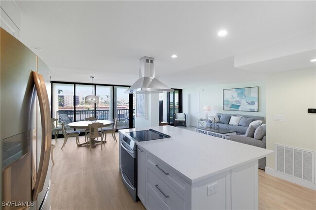 Building Photo - 2316 Gulf Shore Blvd N